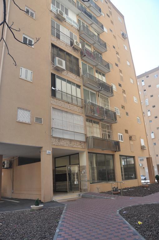 Sky Home Apartment Jabotinsky 8 Бат-Ям Экстерьер фото