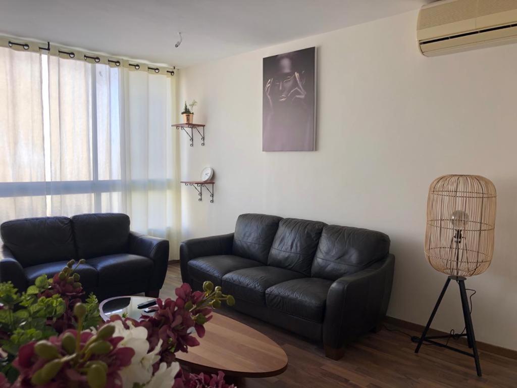 Sky Home Apartment Jabotinsky 8 Бат-Ям Экстерьер фото